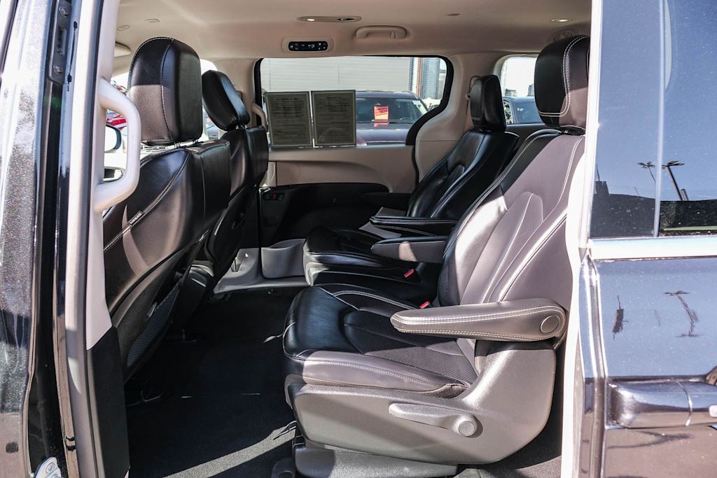 Thumbnail: 2023 Chrysler Pacifica - 24
