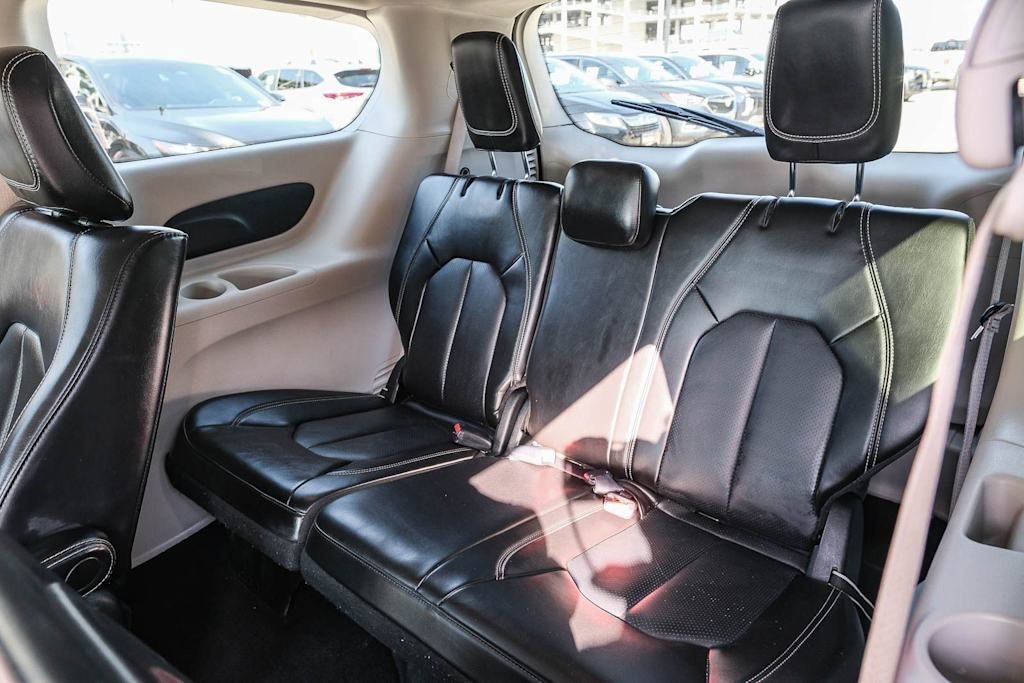Thumbnail: 2023 Chrysler Pacifica - 25