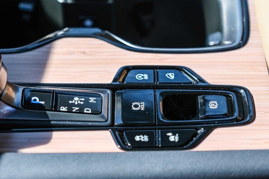 Thumbnail: 2024 Lexus RX - 25