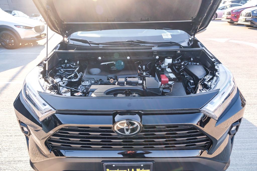Thumbnail: 2025 Toyota RAV4 - 8