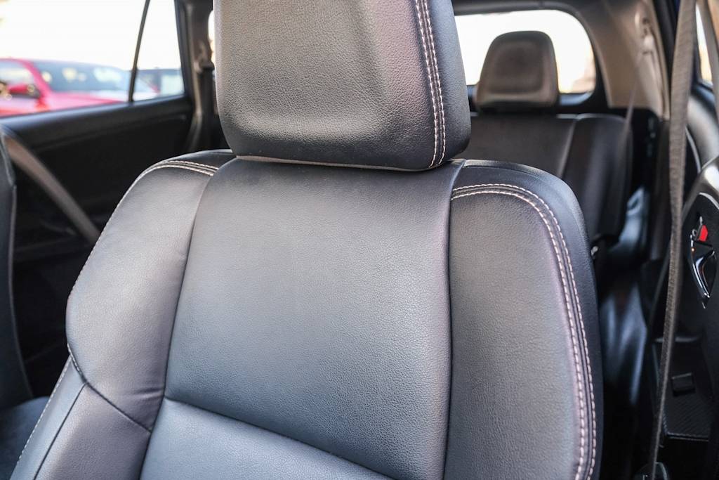 Thumbnail: 2015 Toyota RAV4 - 25