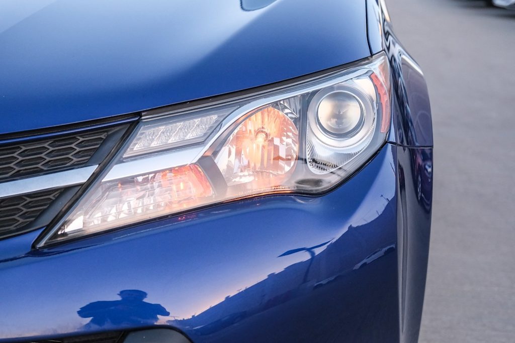 Thumbnail: 2015 Toyota RAV4 - 23