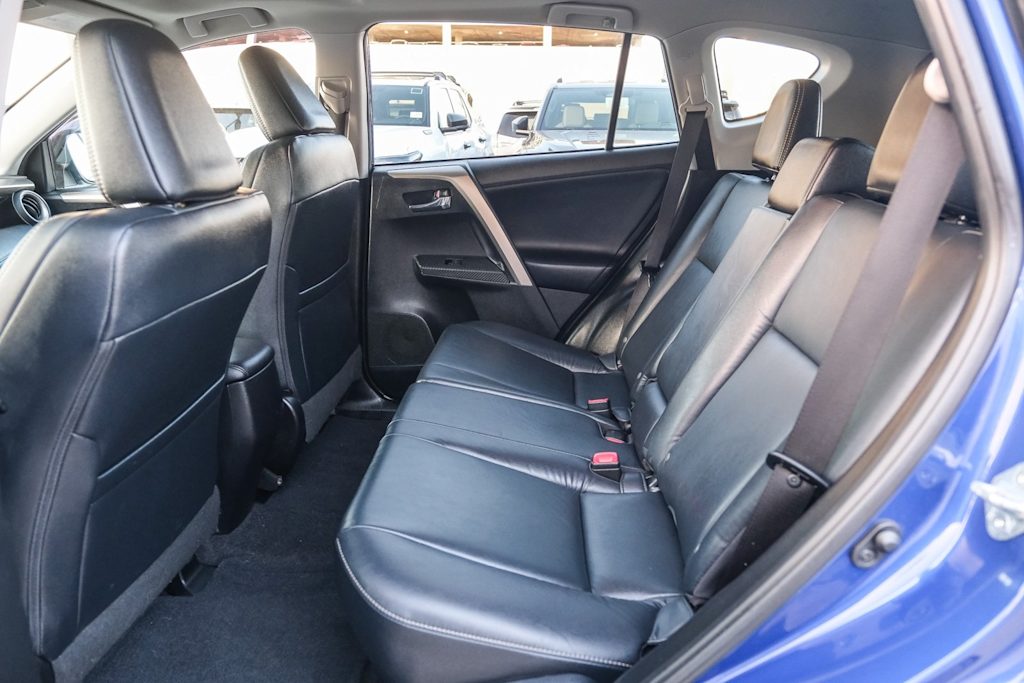 Thumbnail: 2015 Toyota RAV4 - 12