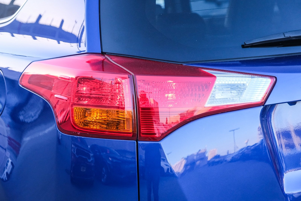 Thumbnail: 2015 Toyota RAV4 - 20