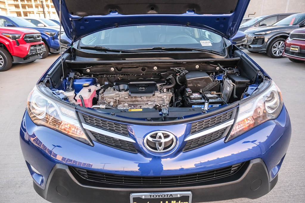 Thumbnail: 2015 Toyota RAV4 - 8