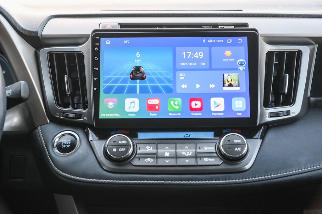 Thumbnail: 2015 Toyota RAV4 - 13
