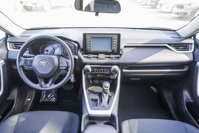 2021 Toyota RAV4 LE 2