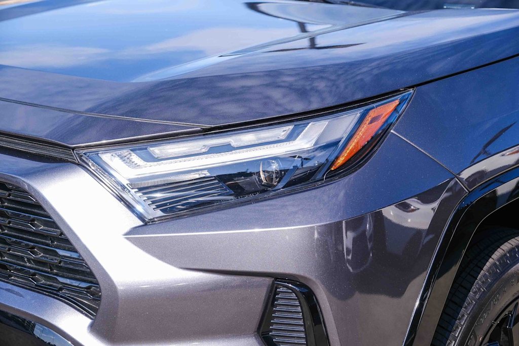 Thumbnail: 2022 Toyota RAV4 - 22