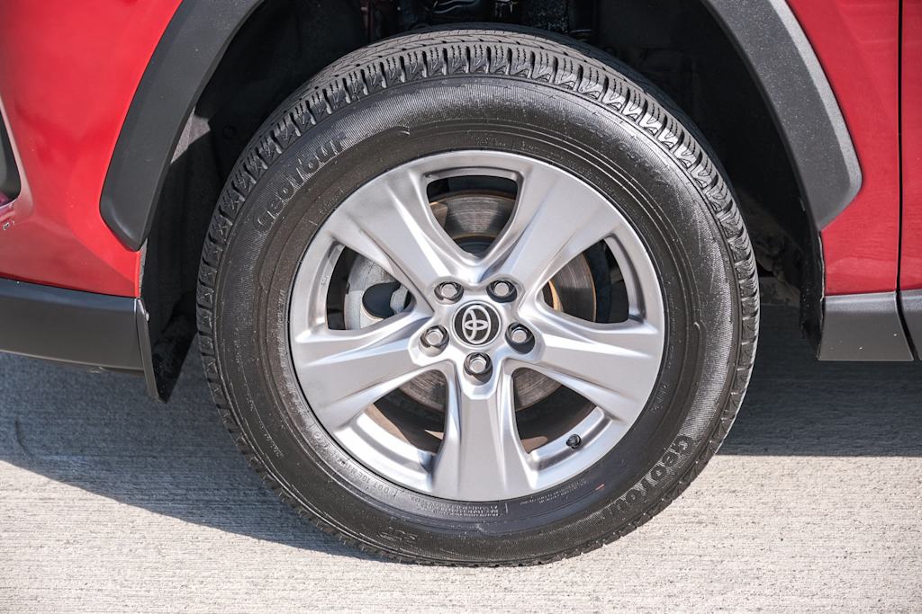 Thumbnail: 2022 Toyota RAV4 - 18