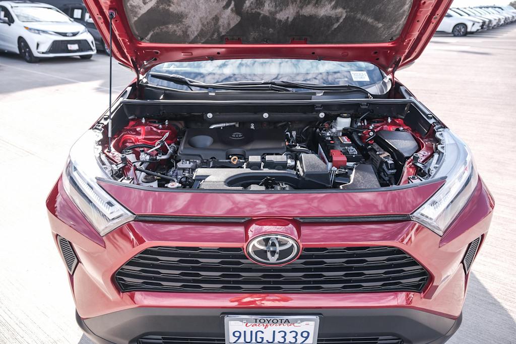 Thumbnail: 2022 Toyota RAV4 - 8