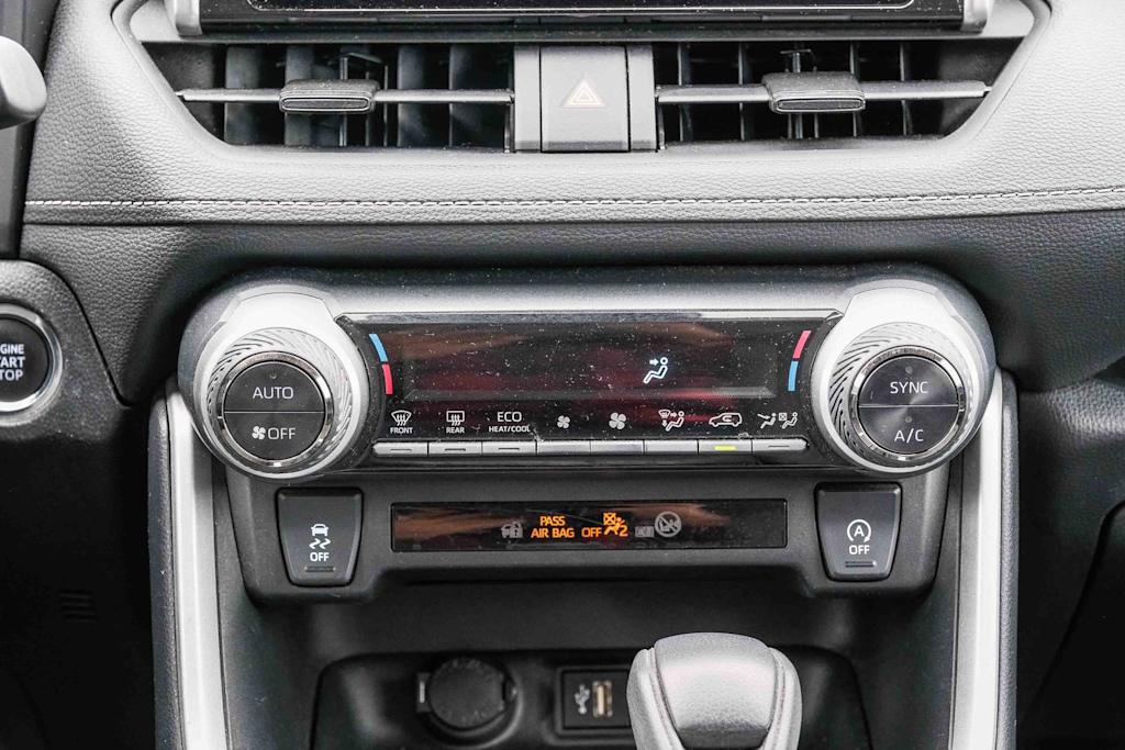 Thumbnail: 2024 Toyota RAV4 - 24