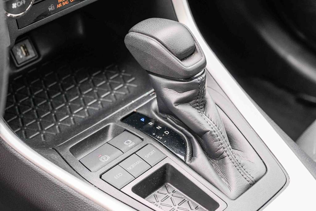 Thumbnail: 2024 Toyota RAV4 - 13