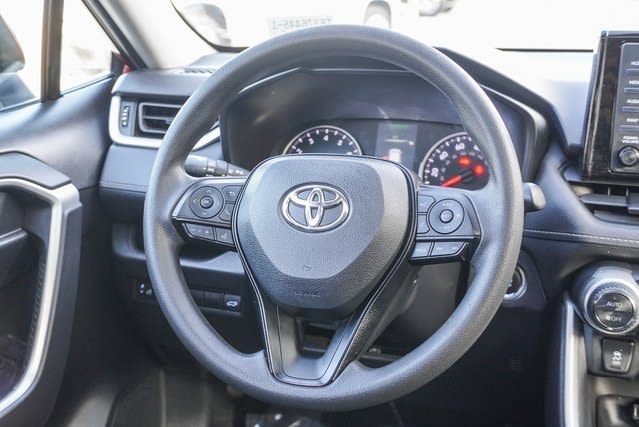 2021 Toyota RAV4 XLE 8