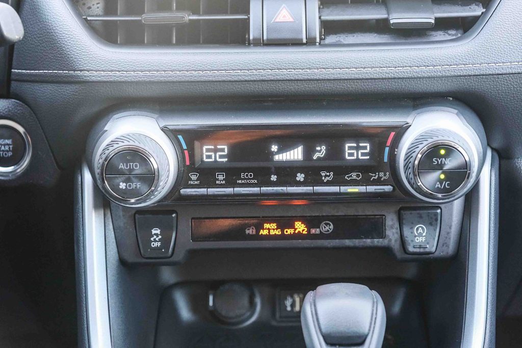 Thumbnail: 2025 Toyota RAV4 - 23