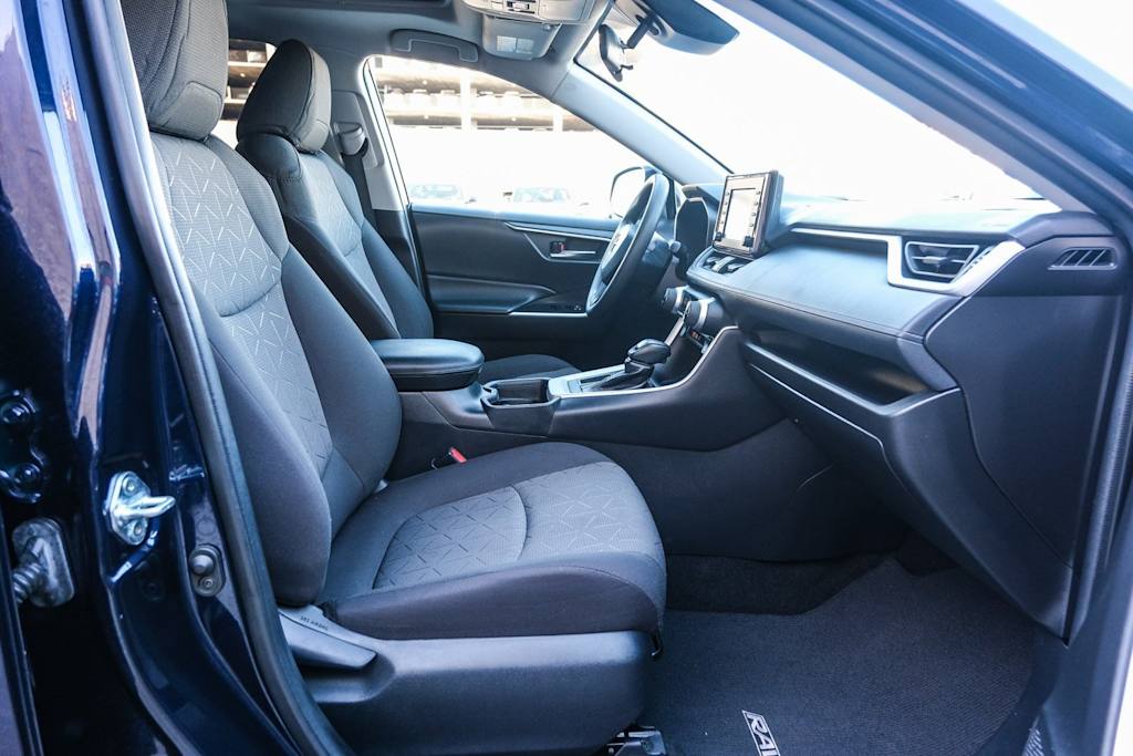 Thumbnail: 2021 Toyota RAV4 - 9