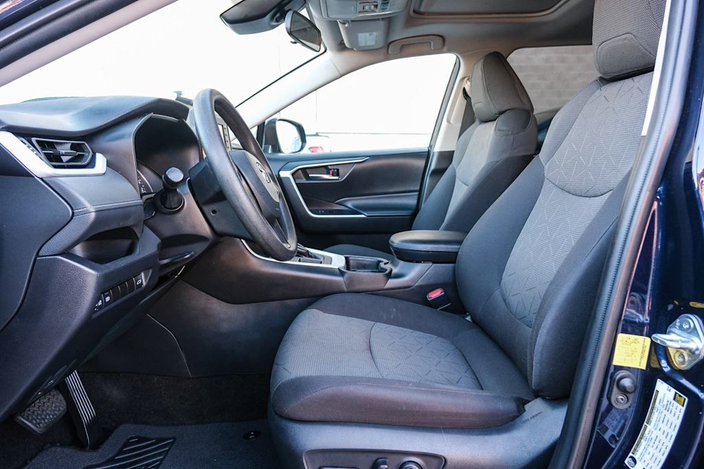 Thumbnail: 2021 Toyota RAV4 - 10