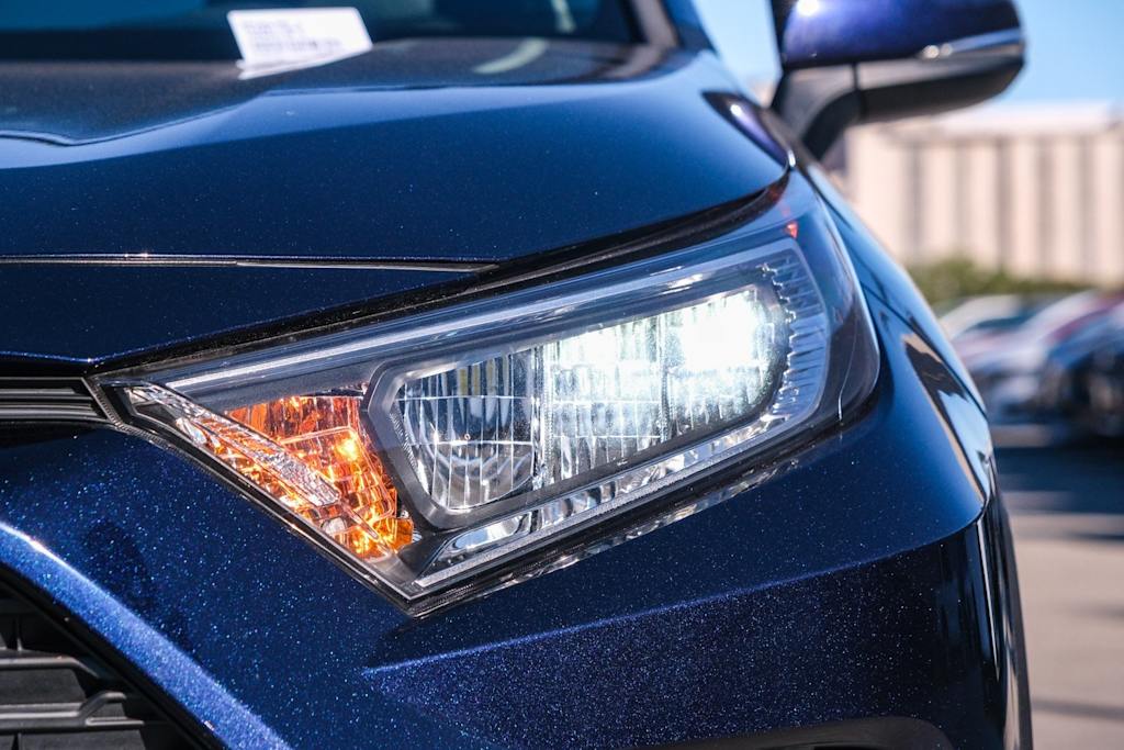 Thumbnail: 2021 Toyota RAV4 - 22