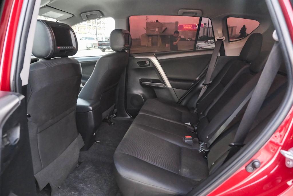 Thumbnail: 2018 Toyota RAV4 - 11