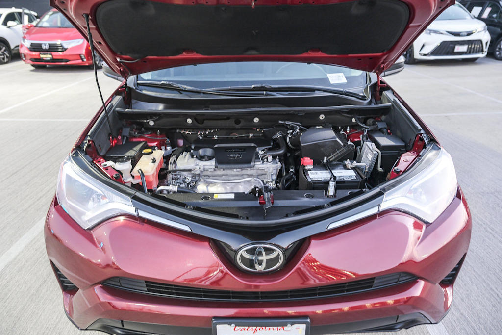 Thumbnail: 2018 Toyota RAV4 - 7