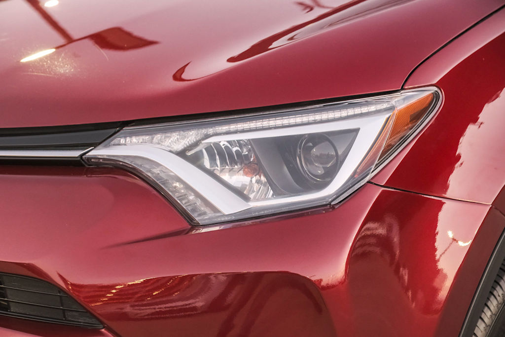 Thumbnail: 2018 Toyota RAV4 - 22