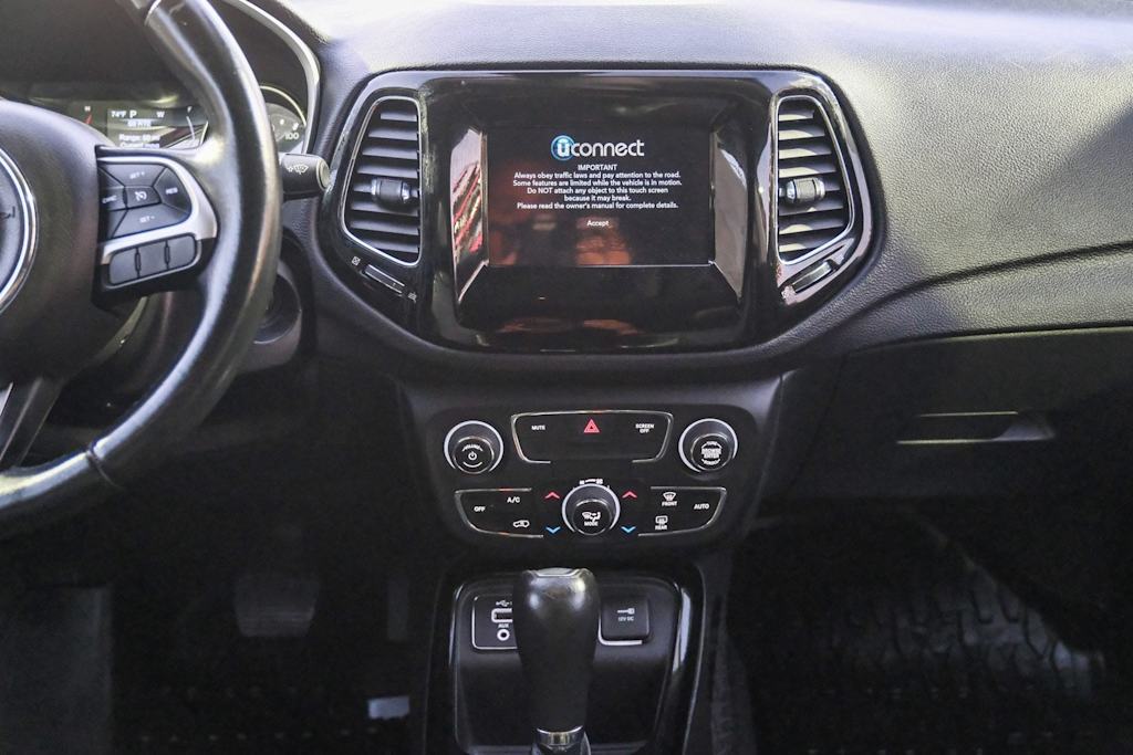 Thumbnail: 2020 Jeep Compass - 11