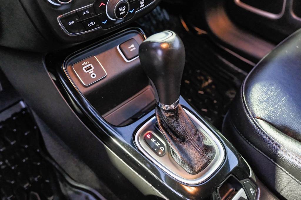 Thumbnail: 2020 Jeep Compass - 12