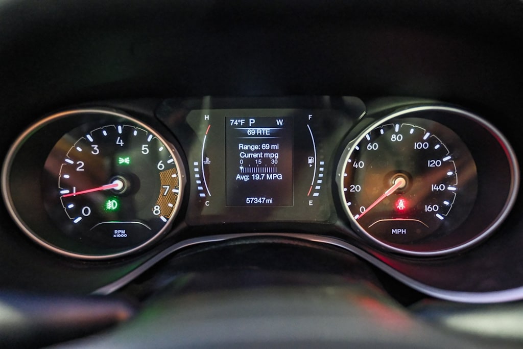 Thumbnail: 2020 Jeep Compass - 13