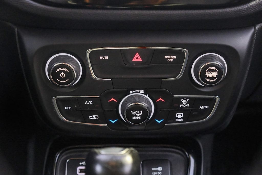 Thumbnail: 2020 Jeep Compass - 24