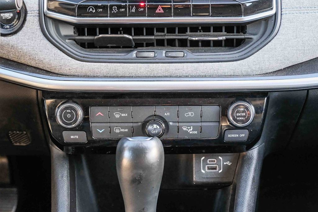Thumbnail: 2022 Jeep Compass - 21
