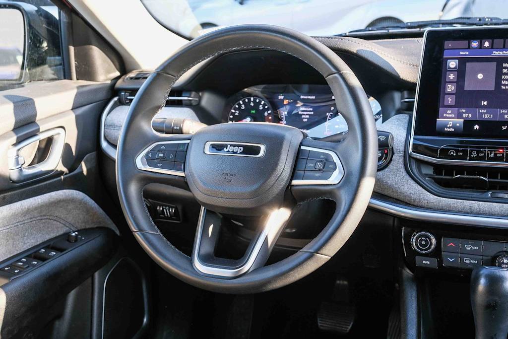 Thumbnail: 2022 Jeep Compass - 8