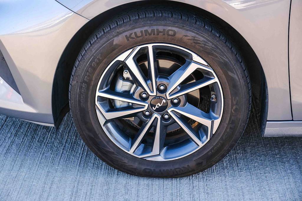 Thumbnail: 2024 Kia Forte - 21