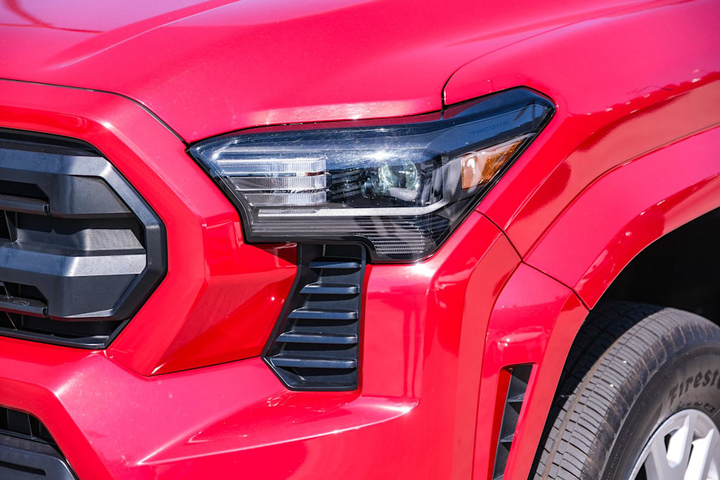 Thumbnail: 2024 Toyota Tacoma - 21