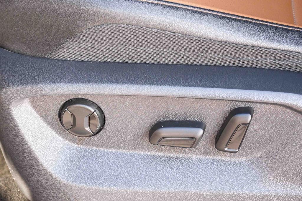 Thumbnail: 2018 Volkswagen Tiguan - 25
