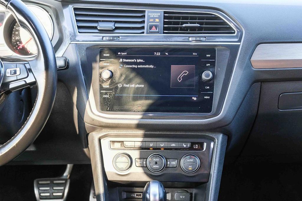 Thumbnail: 2018 Volkswagen Tiguan - 12