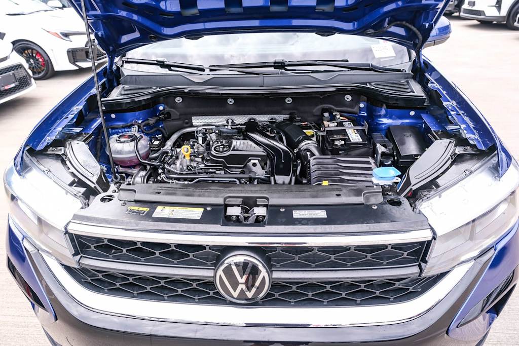 Thumbnail: 2022 Volkswagen Taos - 8
