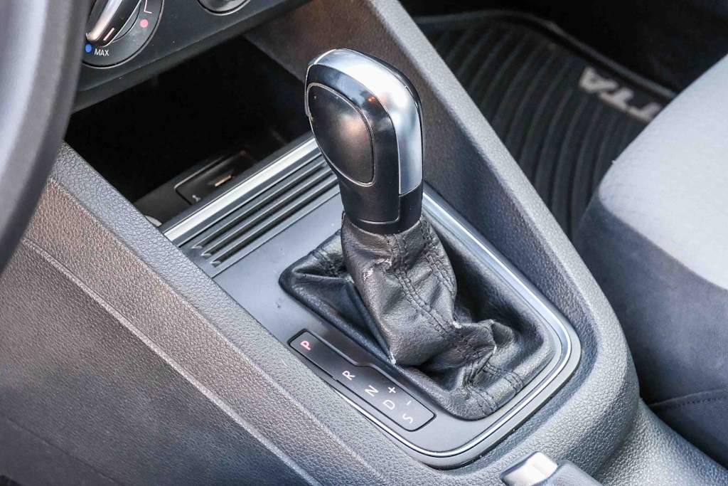 Thumbnail: 2018 Volkswagen Jetta - 13