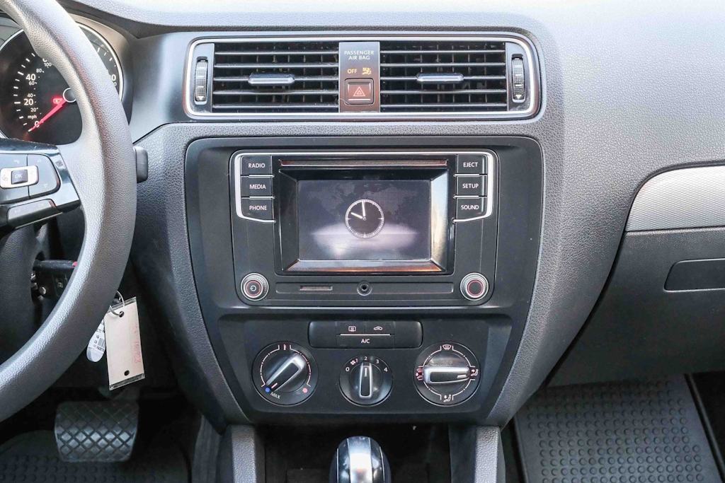 Thumbnail: 2018 Volkswagen Jetta - 12