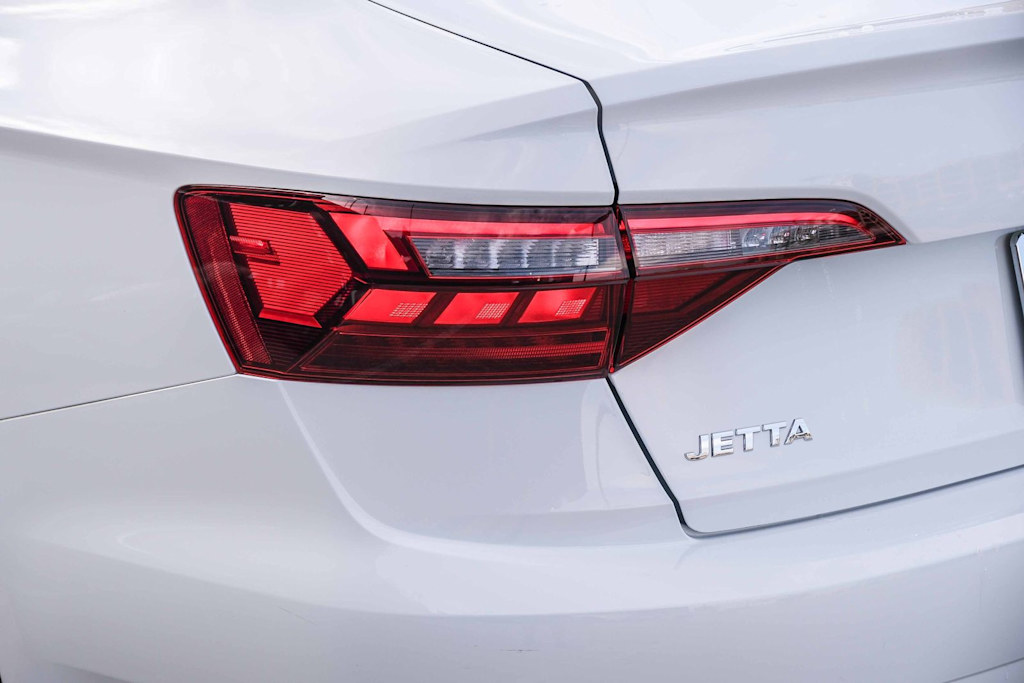 Thumbnail: 2021 Volkswagen Jetta - 17