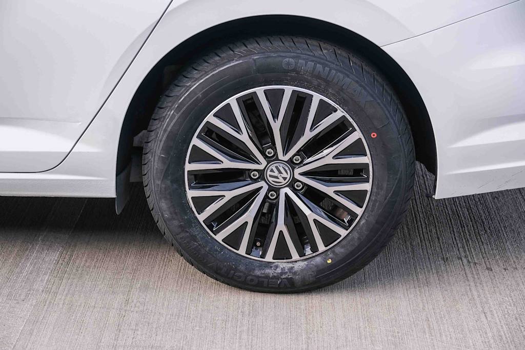 Thumbnail: 2021 Volkswagen Jetta - 18