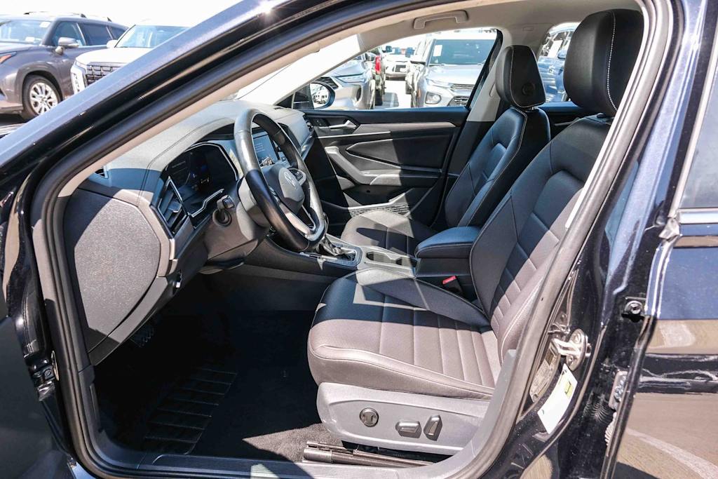 Thumbnail: 2024 Volkswagen Jetta - 11