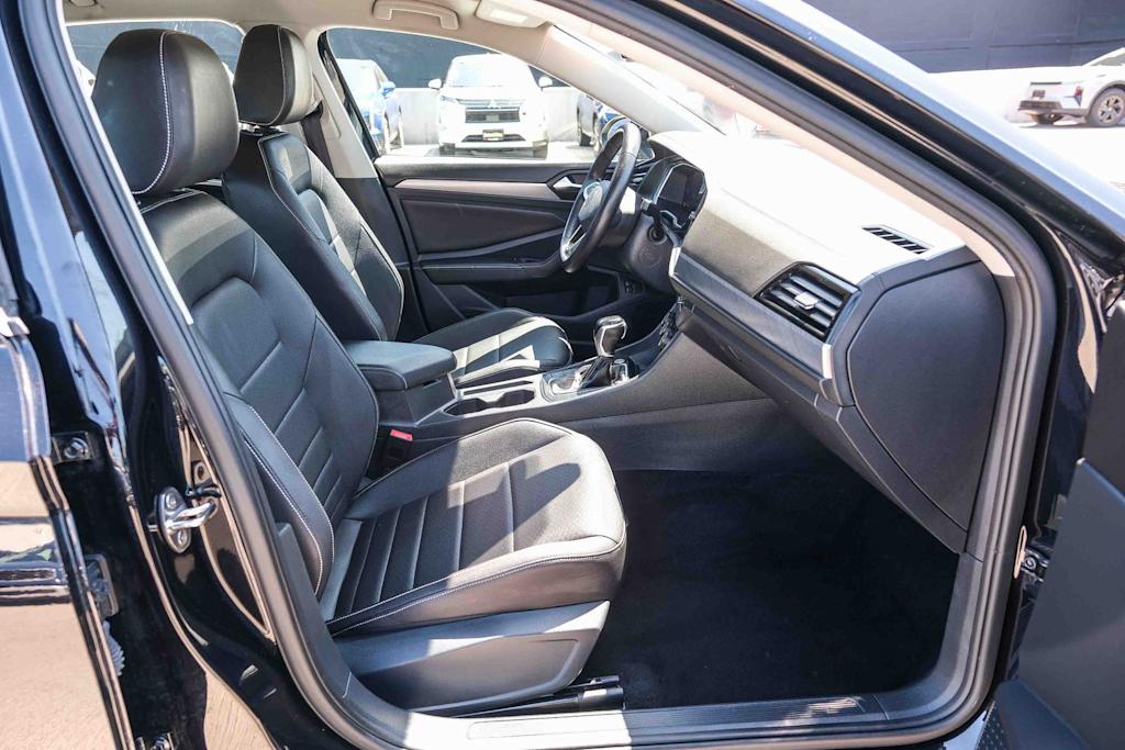 Thumbnail: 2024 Volkswagen Jetta - 10