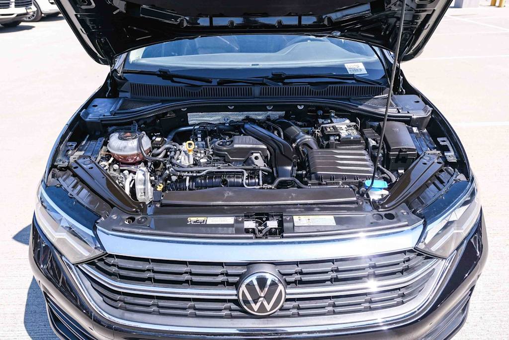 Thumbnail: 2024 Volkswagen Jetta - 8