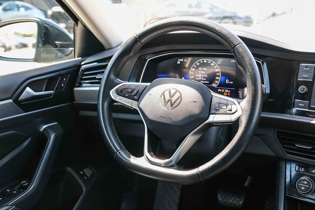Thumbnail: 2024 Volkswagen Jetta - 9