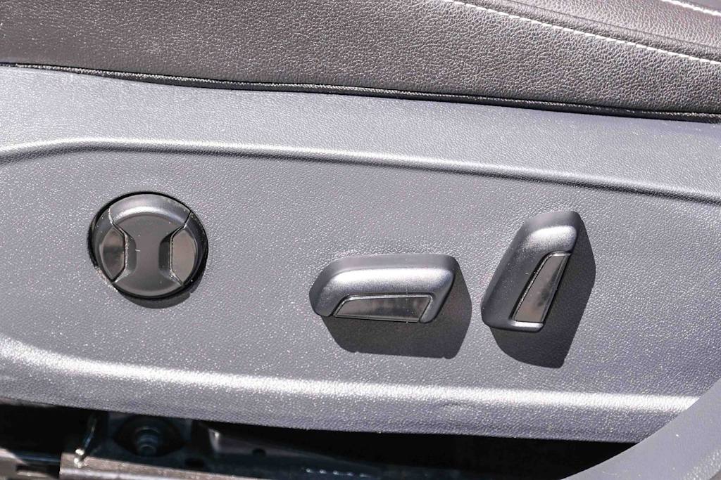 Thumbnail: 2024 Volkswagen Jetta - 27