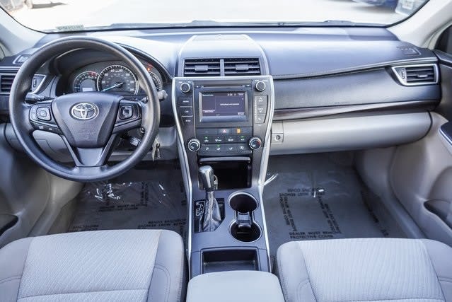 2015 Toyota Camry LE 2