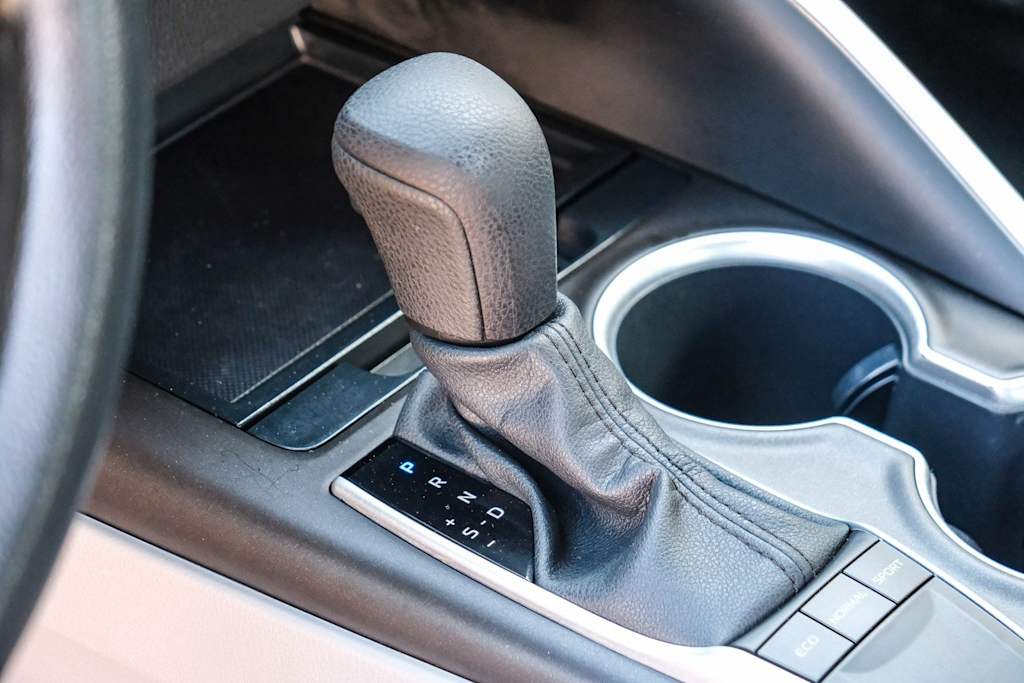 Thumbnail: 2023 Toyota Camry - 14