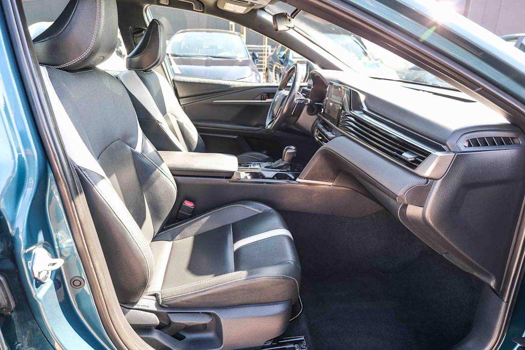 Thumbnail: 2025 Toyota Camry - 9