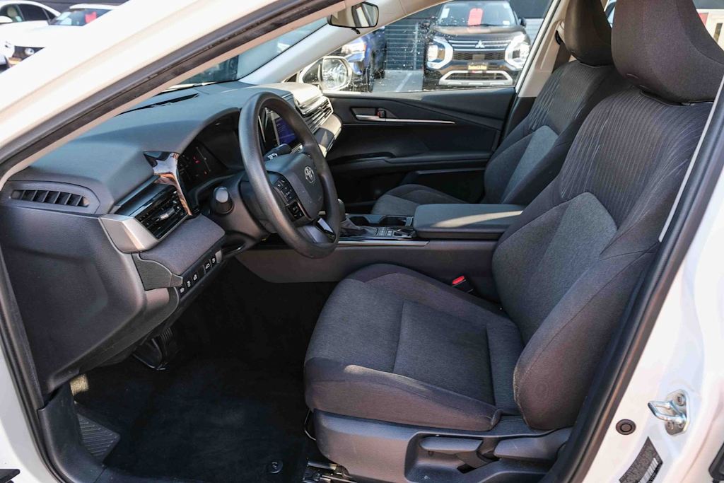 Thumbnail: 2025 Toyota Camry - 11