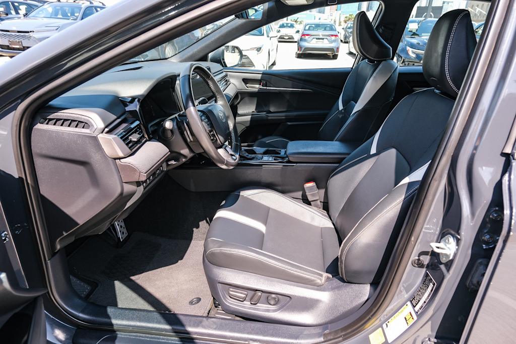 Thumbnail: 2025 Toyota Camry - 9
