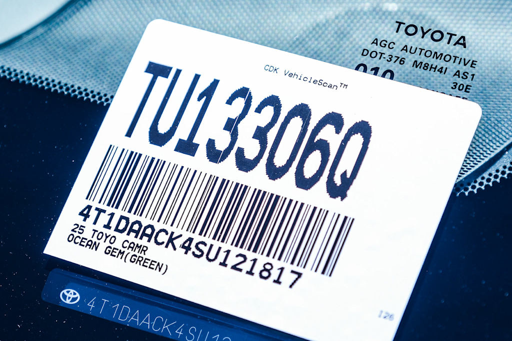 Thumbnail: 2025 Toyota Camry - 16